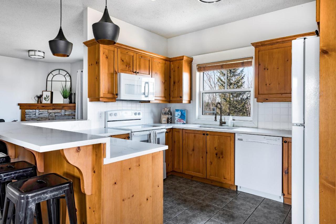 Beautiful & Bright 3 Bed Townhome Near Village Blue Mountains Exterior photo